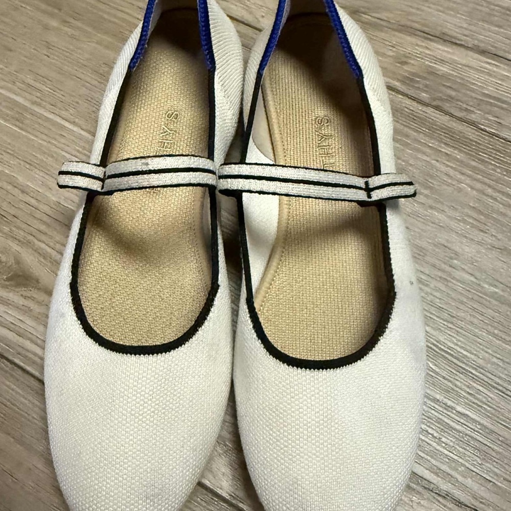 Stylish White Mary Jane Flats - Picture 2 of 7